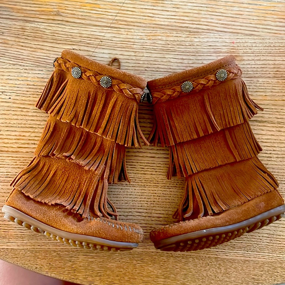 Minnetonka Children's Brown Suede Fringe boots - size 7 Toddler